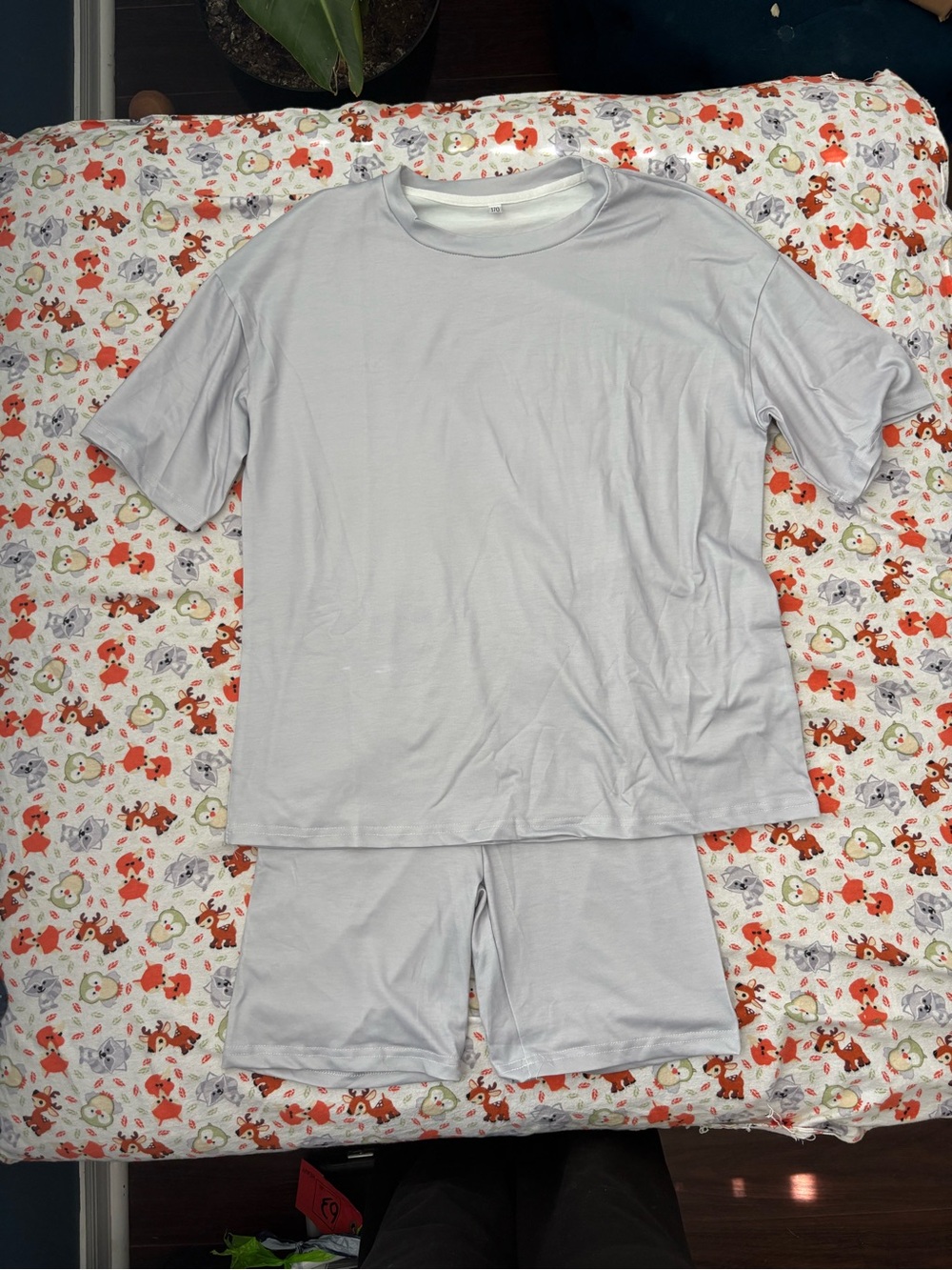 Amazon Women's Light Gray Short Sleeve Pajama Set